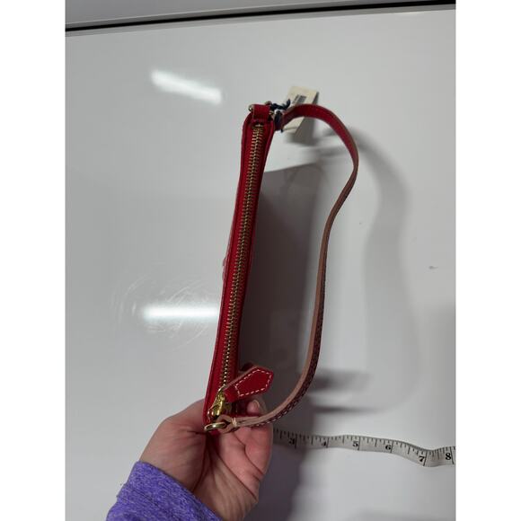 New NWT Dooney & Bourke Red Large Thin Wallet Wristlet 8x4 - Picture 5 of 9